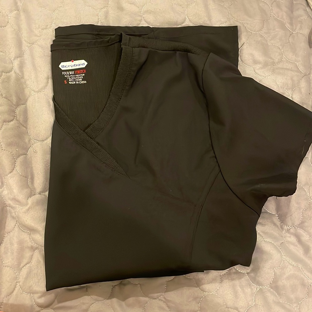 Scrub Set: black. Size regular small. Excellent condition